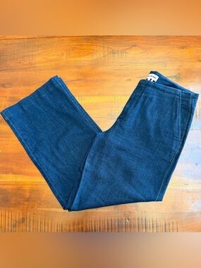 DKNY Jeans Dark Wash Wide Leg Jeans Size 30P – Never Worn